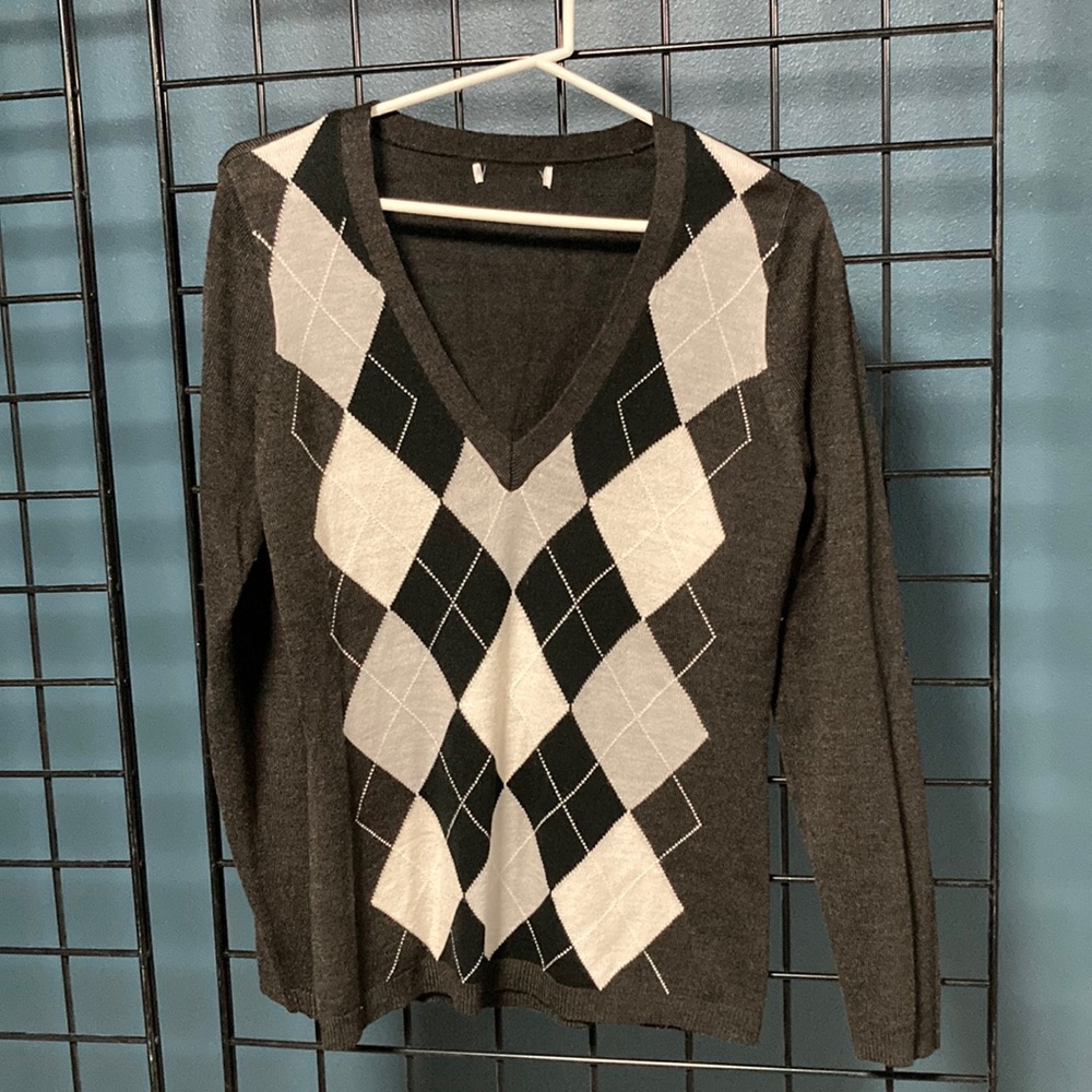 Knit v neck sweater, relaxed fit